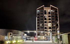 Zariff'S Imperio Properties